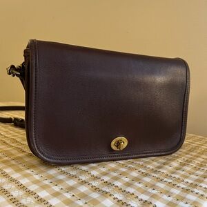 Vintage Coach Mahogany 9755 Pocket Purse